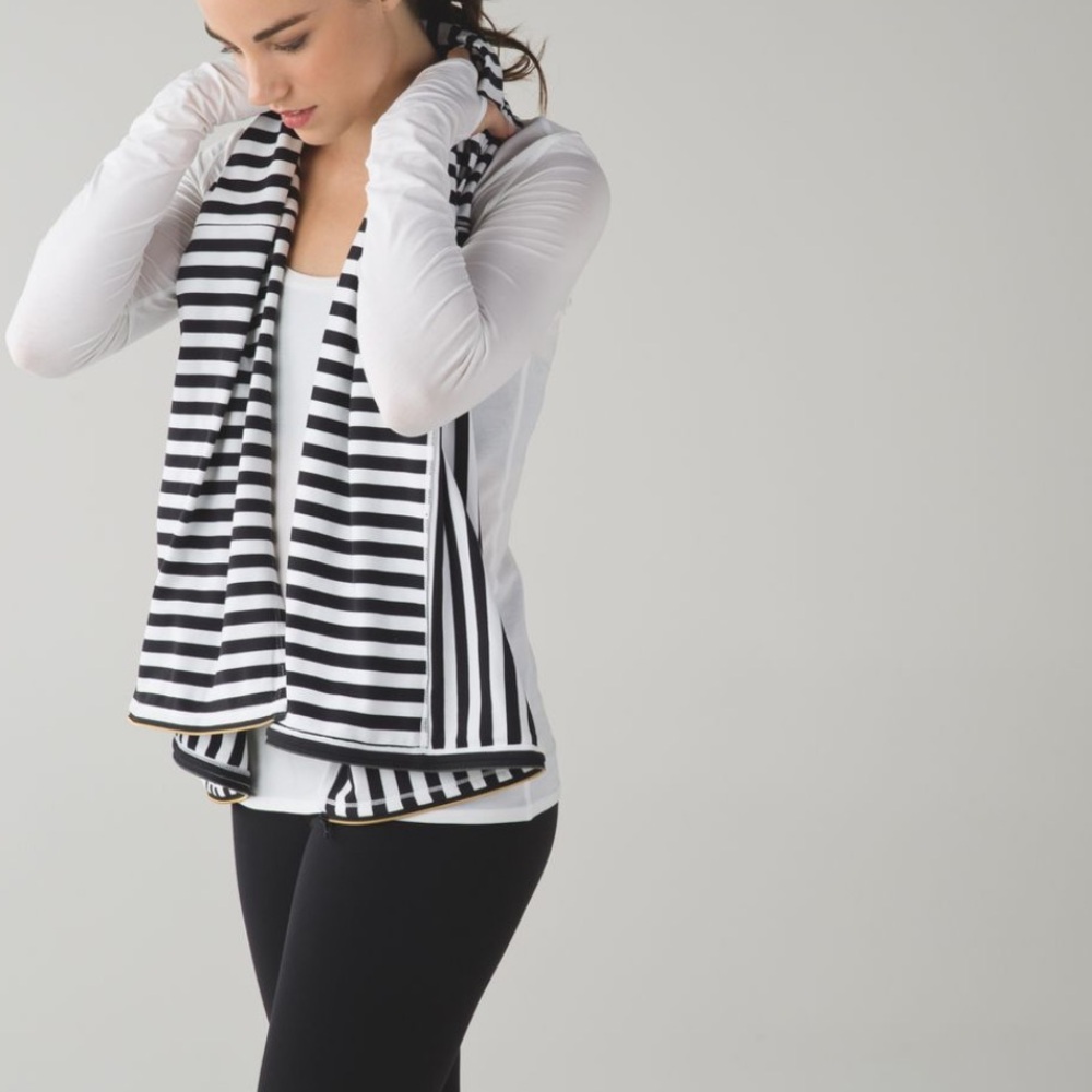 Lululemon Black and White Striped Vinyasa Scarf